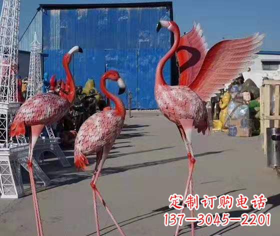 安徽火烈鸟雕塑以玻璃钢创造精美的景观雕塑