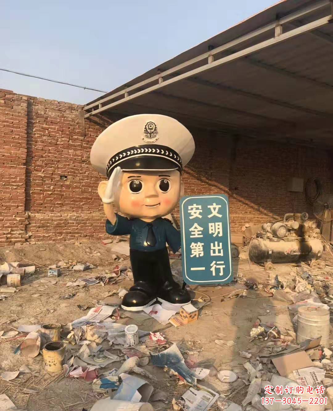 安徽玻璃钢卡通警察雕塑公园广场安全警示语雕塑