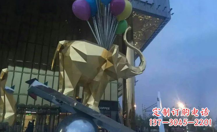 安徽大象踩高跷——点缀城市景观