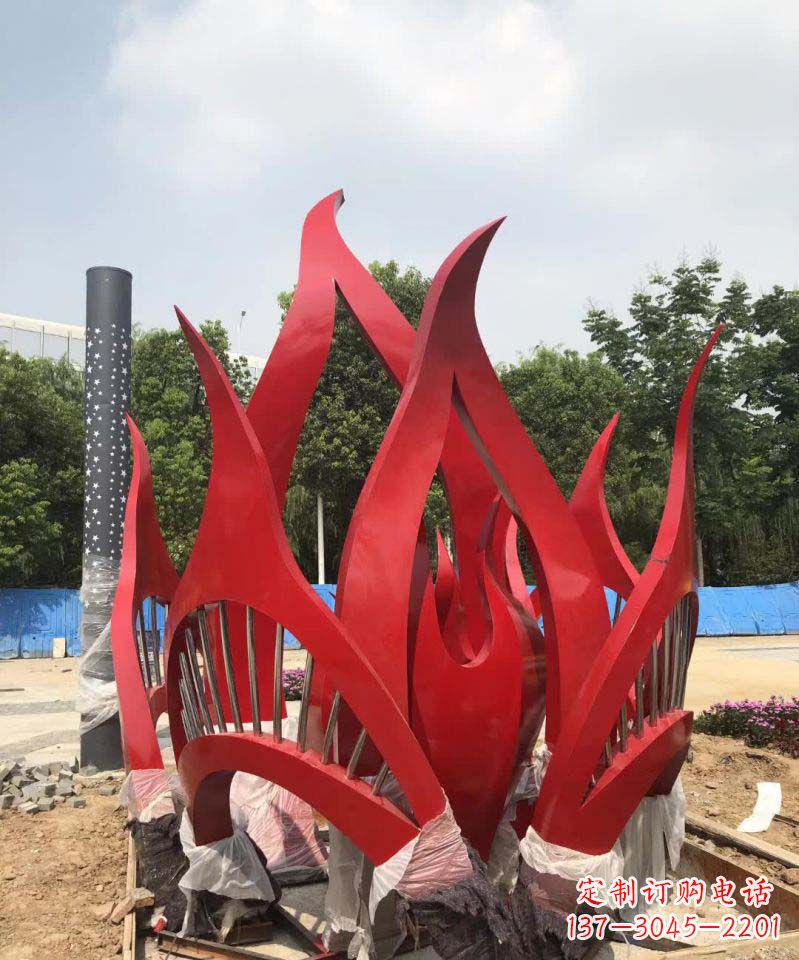 安徽不锈钢树叶雕塑美丽而持久的艺术