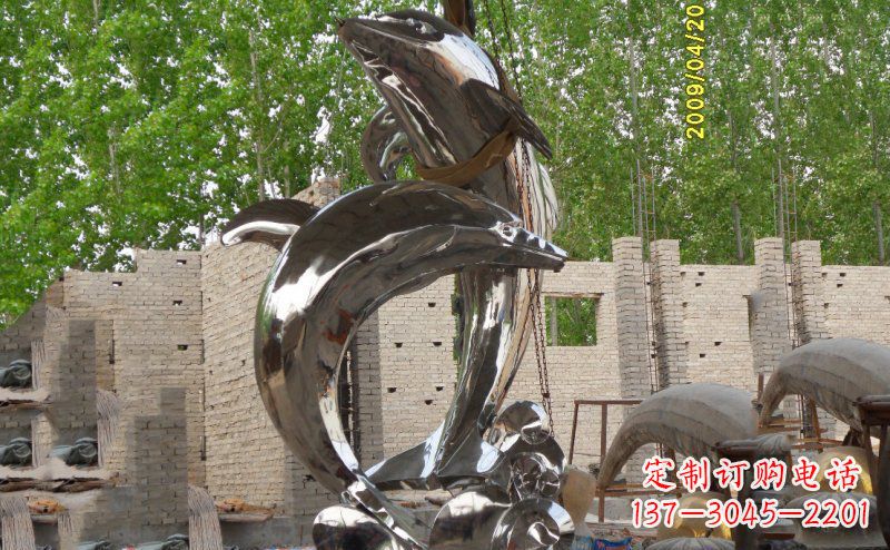 安徽海豚之美不锈钢海边雕塑