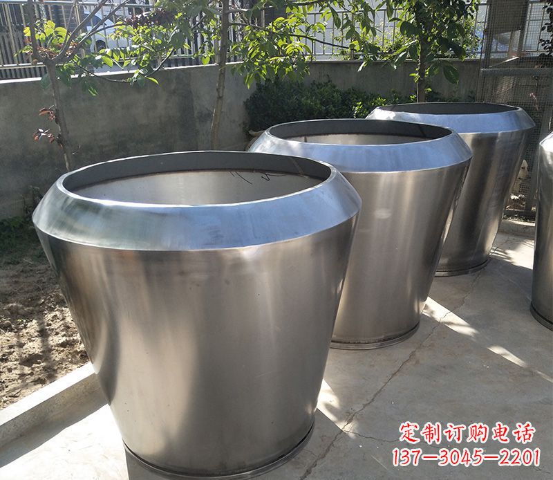 安徽不锈钢花盆雕塑给你的家园增添一份独特的美