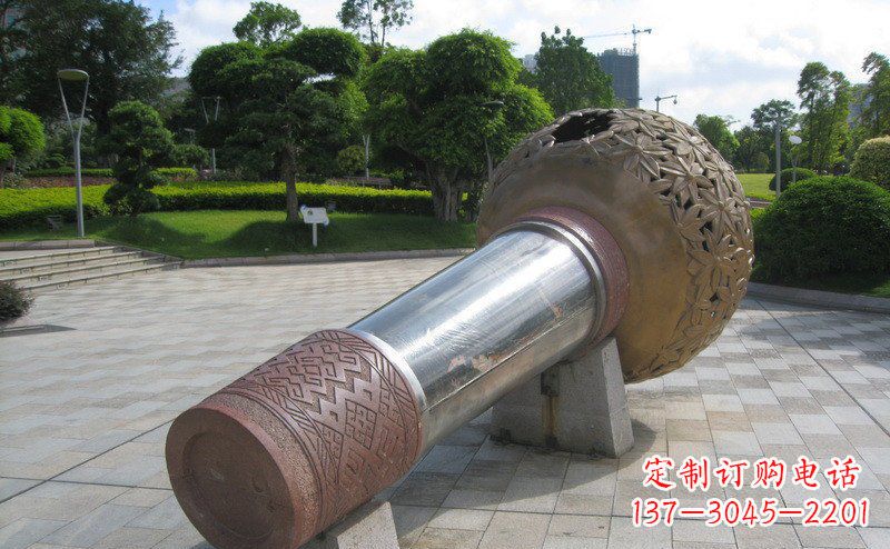 安徽“铸就记忆的不锈钢话筒雕塑”
