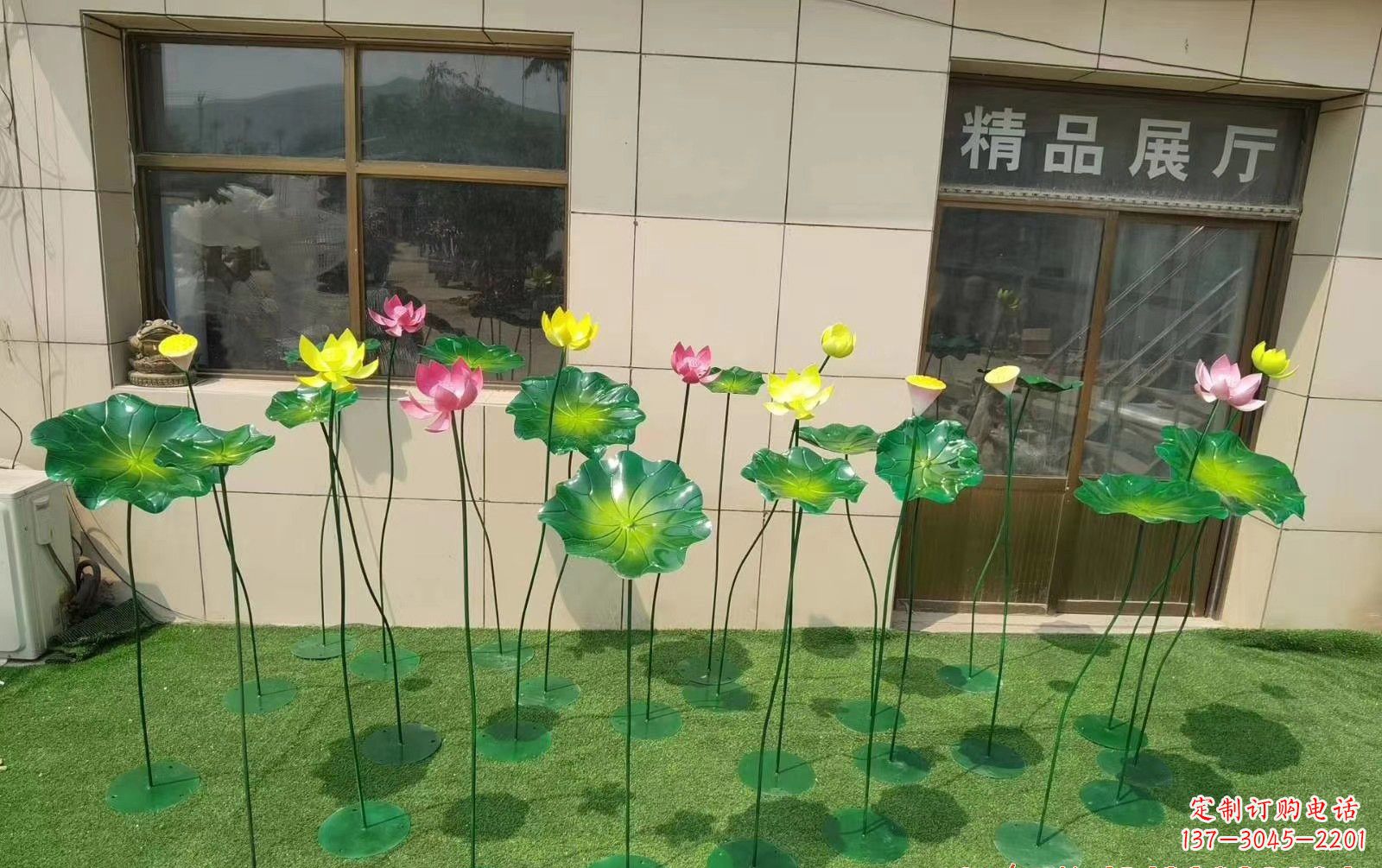 安徽不锈钢荷花雕塑给景观增添美感