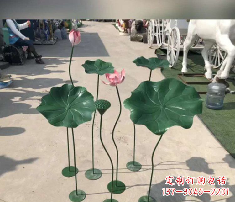 安徽不锈钢荷花雕塑象征着美丽的永恒