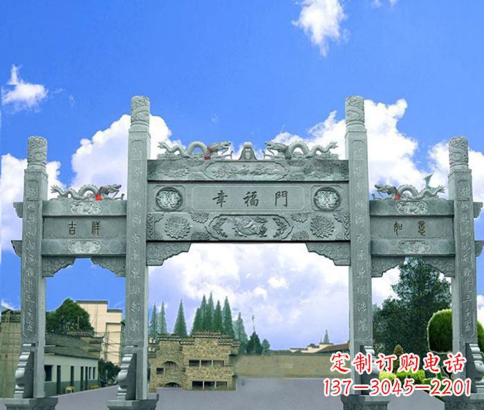安徽村庄三门牌坊的雕塑之美