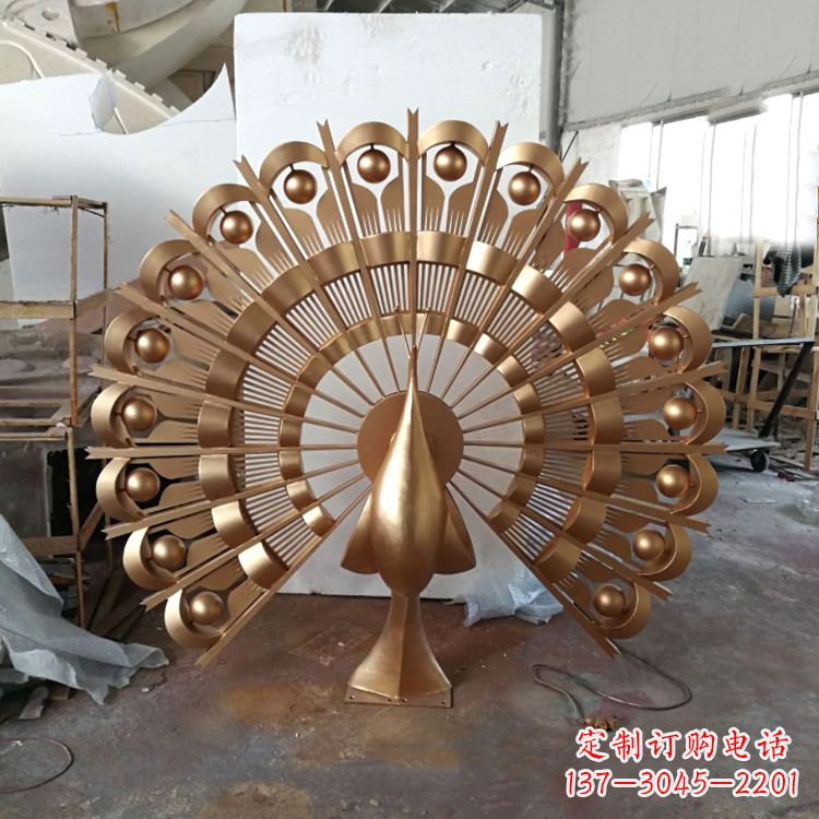 安徽精致而又经典的仿铜色不锈钢孔雀雕塑