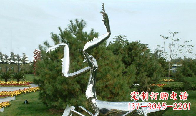 安徽优雅大气的不锈钢螳螂雕塑