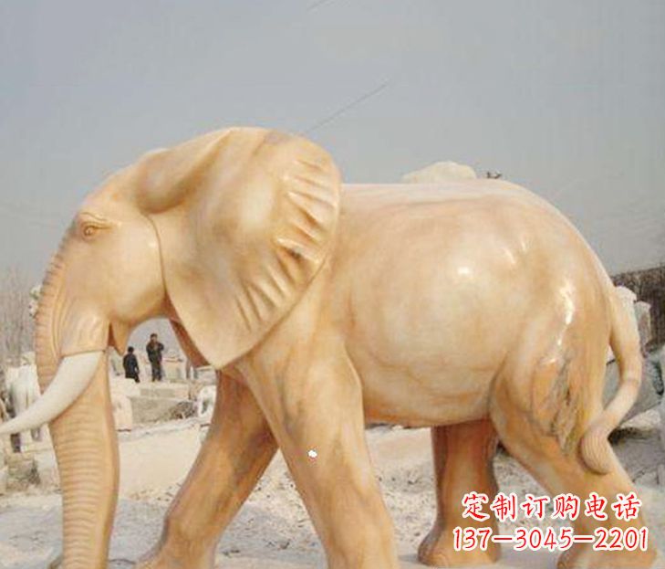 安徽公园晚霞红大象雕塑