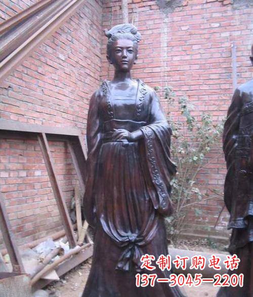 安徽汹涌波澜中的李清照雕塑