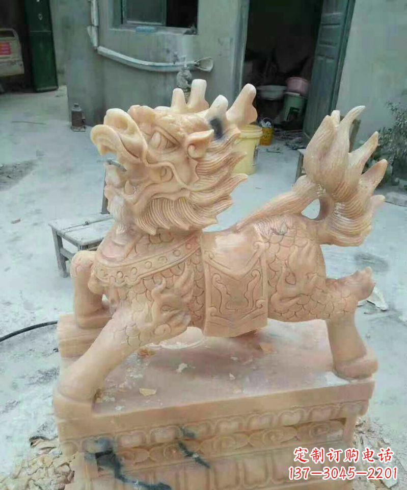 安徽晚霞红麒麟雕塑112