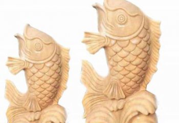 安徽晚霞红石喷水鲤鱼雕塑，灵动悠扬