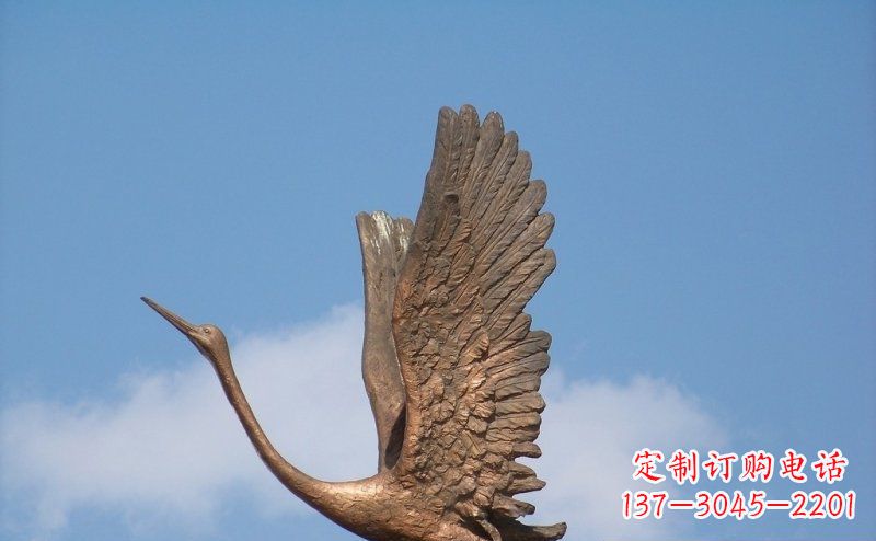 安徽展翅高飞的仙鹤动物铜雕